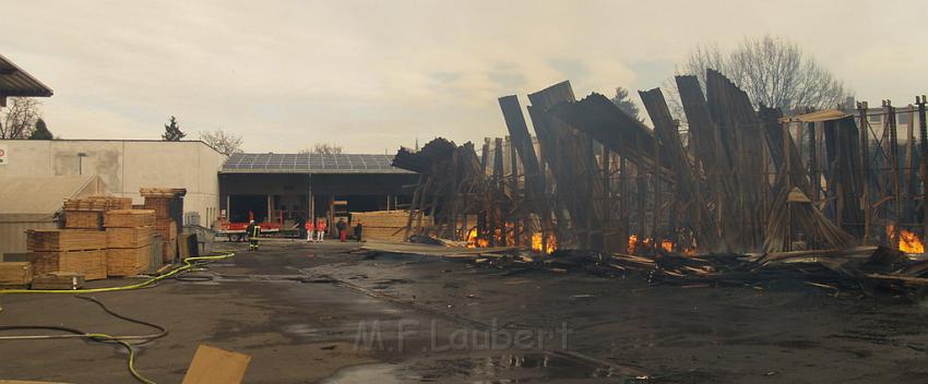 Grossbrand Holzlager Siegburg Industriestr P238.JPG